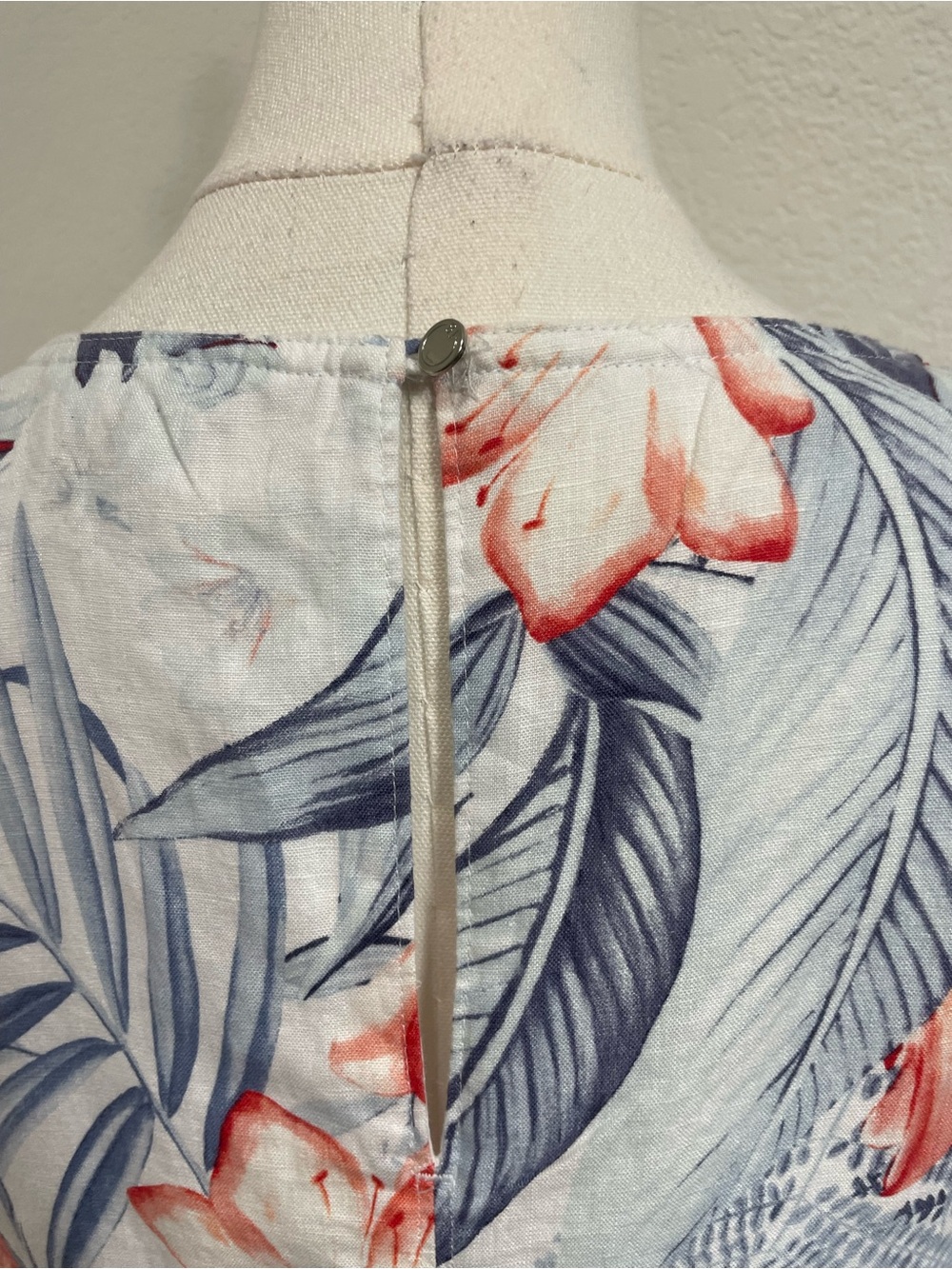 Tommy Bahama 100% Linen Tropical Floral Shift Dress | Medium - Picture 4 of 10